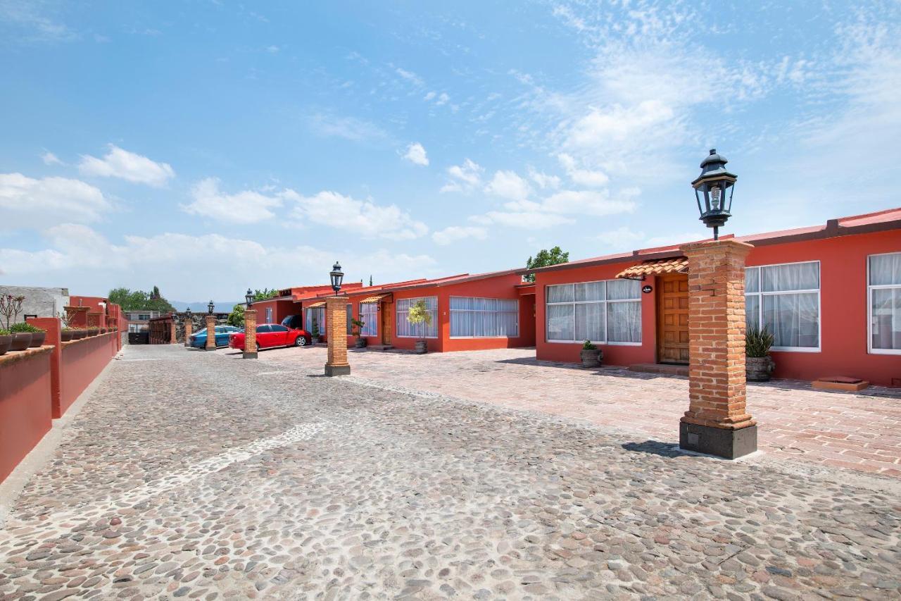 Capital O Villas San Francisco Hotel Huichapan Exterior photo